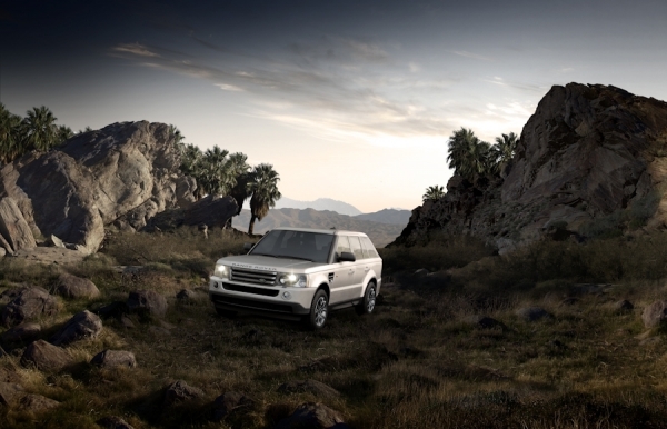 Photograph Oliver Regueiro Range Rover on One Eyeland